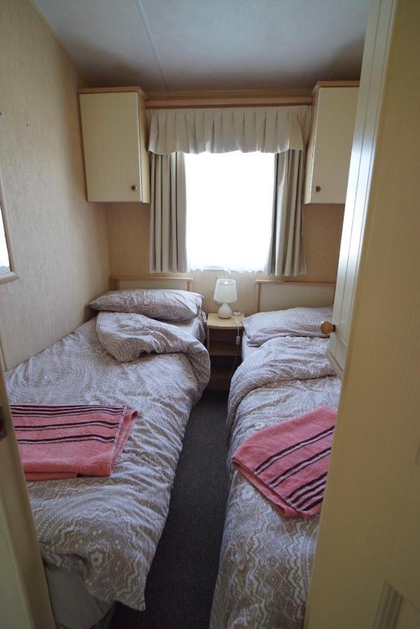 Lyntons 3 Bedroom Caravan Pets Stay Free Linen Included Heacham Bagian luar foto