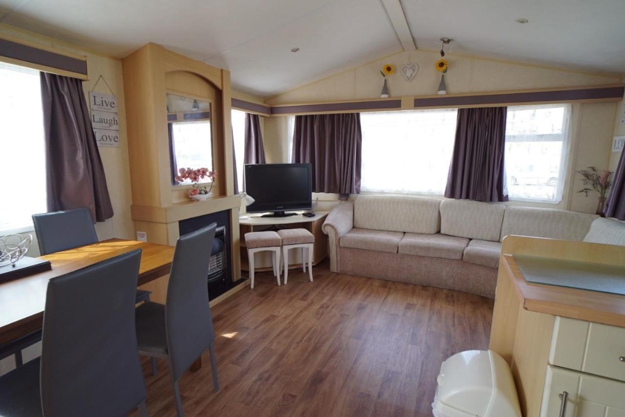 Lyntons 3 Bedroom Caravan Pets Stay Free Linen Included Heacham Bagian luar foto