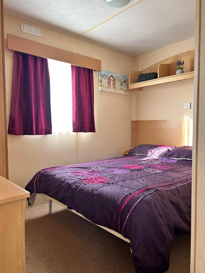 Lyntons 3 Bedroom Caravan Pets Stay Free Linen Included Heacham Bagian luar foto